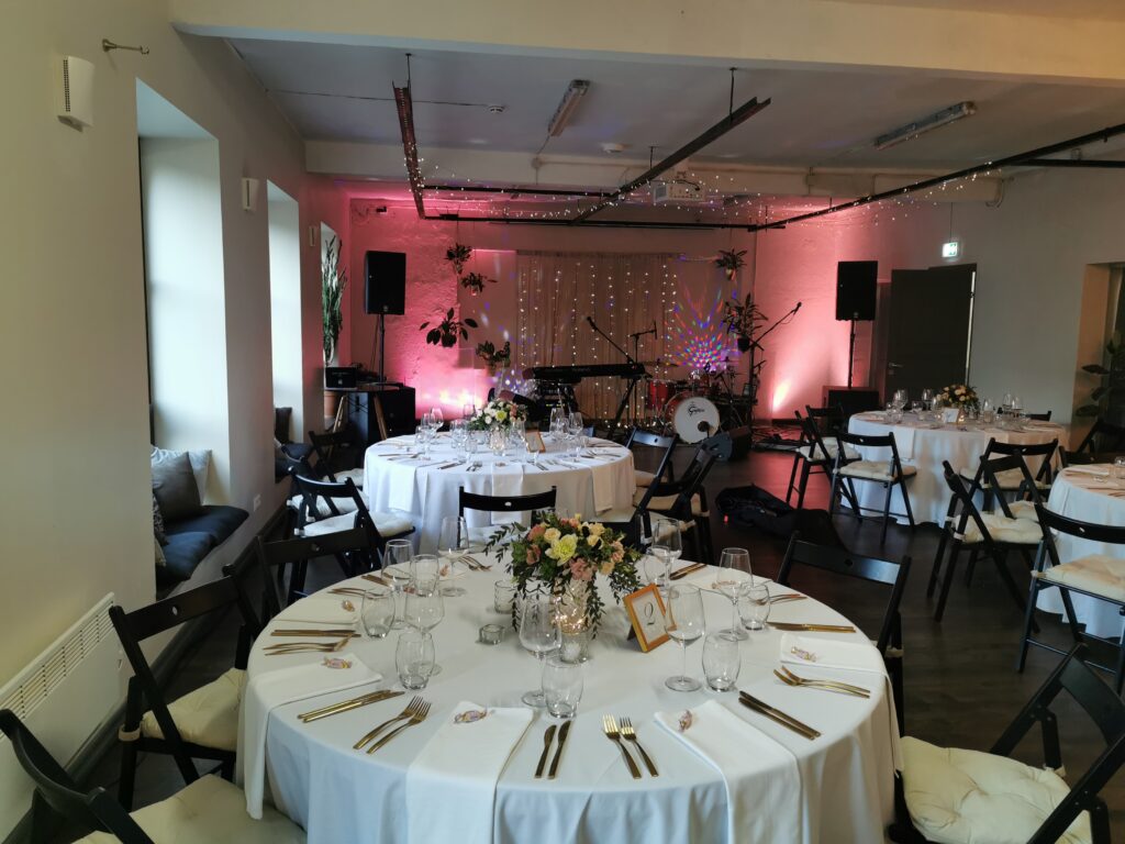 Ümmargustega laudadega sünnipäev